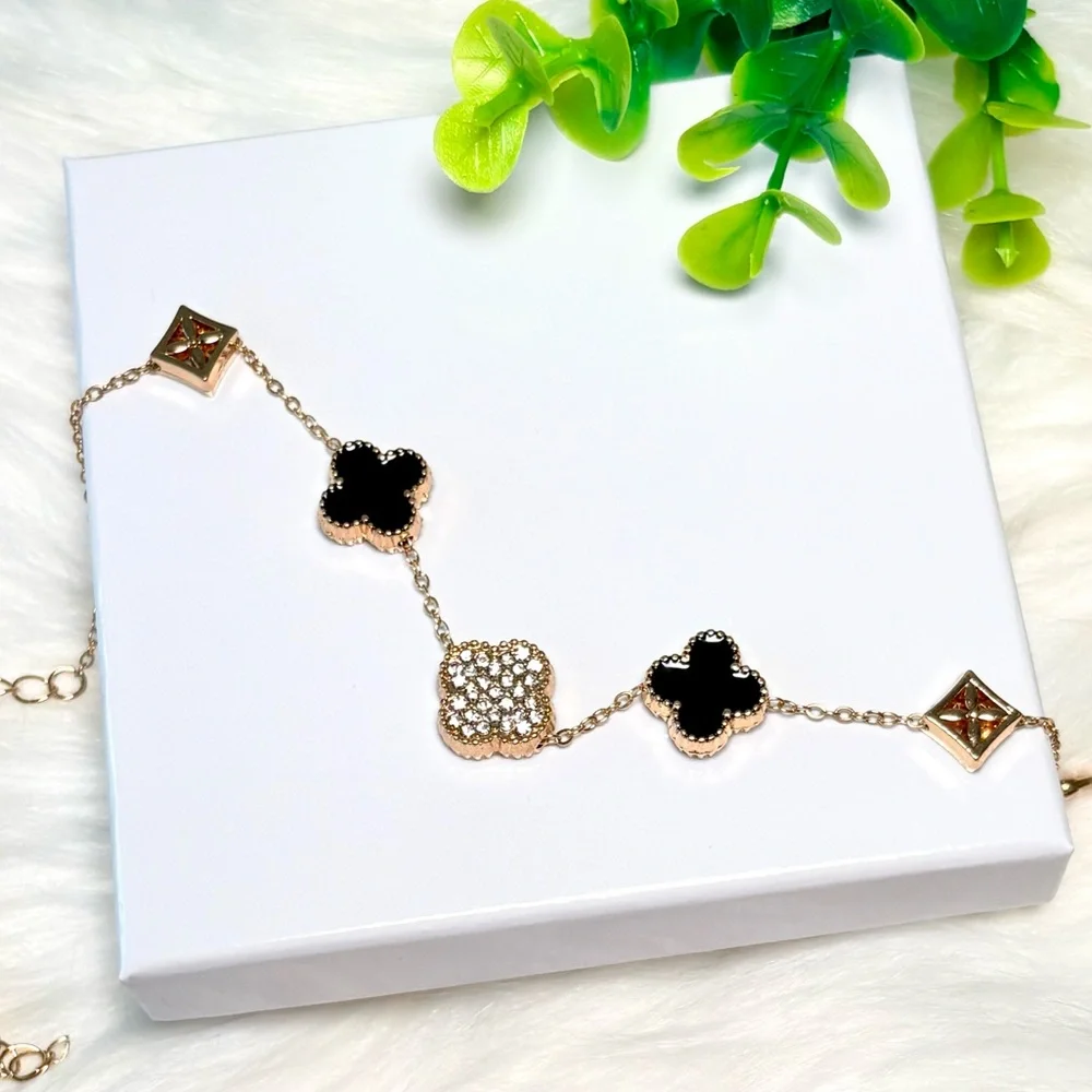 Gold Plated Black Clover Bracelet With Cluster Stones - Picture 4 of 8